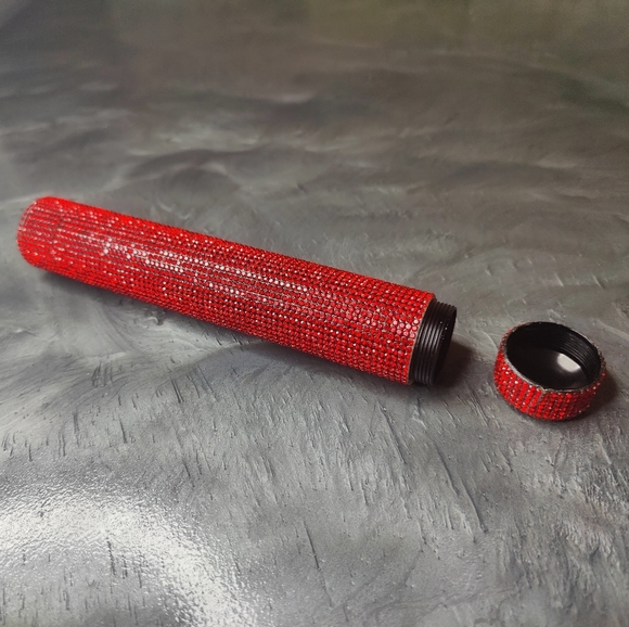 Red Classy Cigar Case With Humidifier - Picture 6 of 8